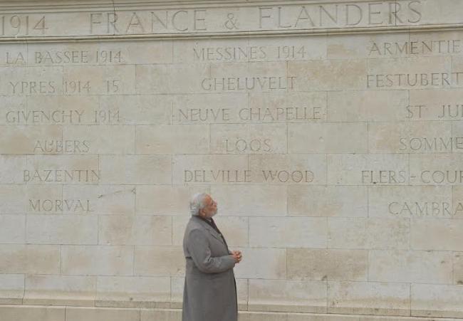 Modi at WWI Memorial, meets India-origin students