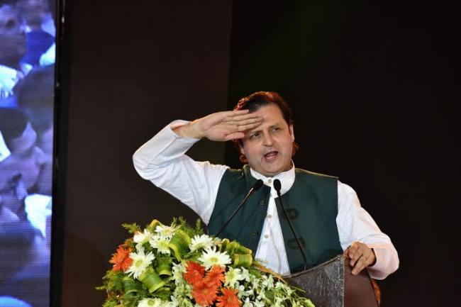 Mamata Banerjee opens Jashn-E-Iqbal, honours Iqbal 