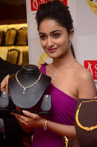 Senco Gold and Diamonds launches 'Everlite Collection' ahead of festive season