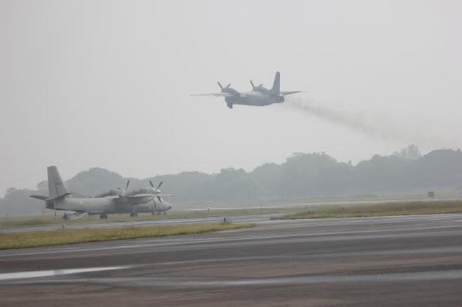 IAF continues rescue and relief in Tamil Nadu, Andhra 