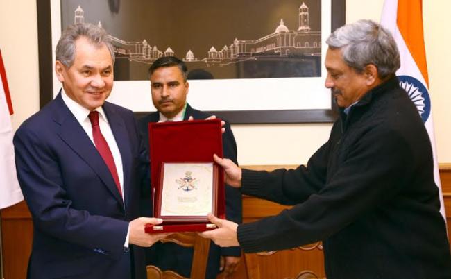 Parrikar invites Russian Defence industry to join in â€˜Make In Indiaâ€™ plan