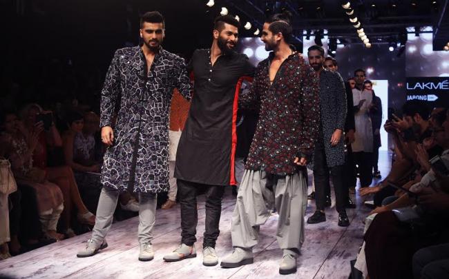 Shahid, Arjun walk LFW ramp for Kunal Rawal