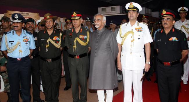 Hamid Ansari visits  Golden Jubilee Exhibition at India Gate Lawns