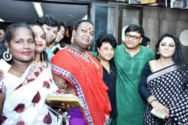 Cast members of Jenana attend premiere in Kolkata