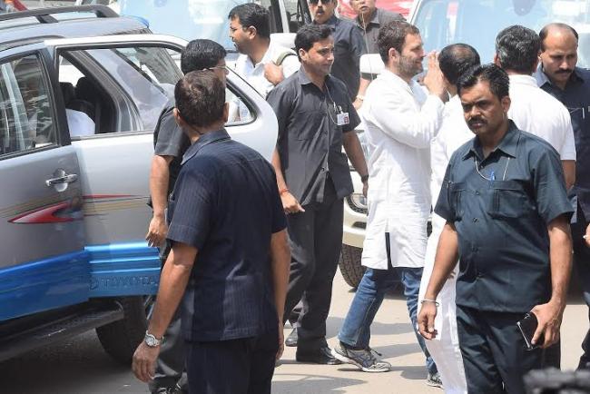 Rahul Gandhi comes to Medical College to see patients