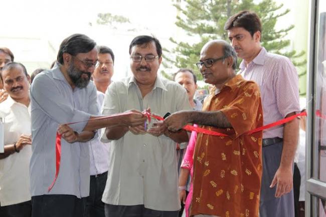 Addl. Director General, PIB, Kolkata and Director (In charge), SRFTI inaugurating an exhibition to mark  the 96th Birth Anniversary