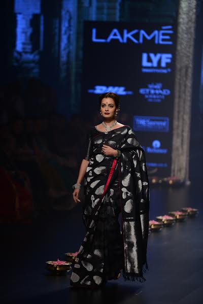 Dia Mirza  sizzles Lakme Fashion Week ramp