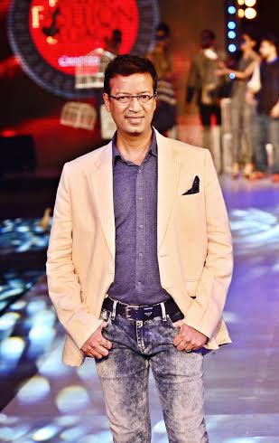 Actor Jisshu and wife Nilanjana walk ramp for Abhishek Dutta at Kolkata fashion fiesta