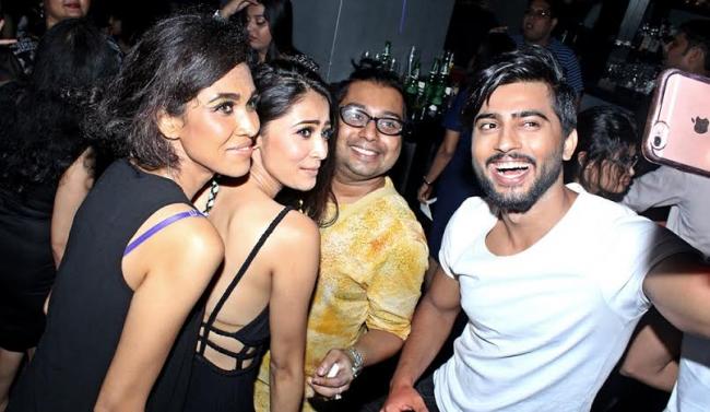 Bohurupi by Roy presents â€˜Colours of Lifeâ€™ show in Kolkata