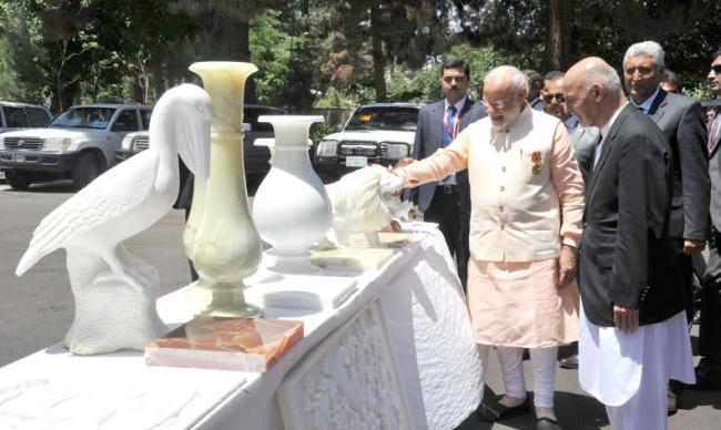 Narendra Modi emplanes for Herat