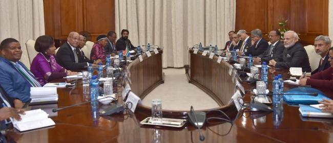 Narendra Modi being received by the President of the Republic of South Africa