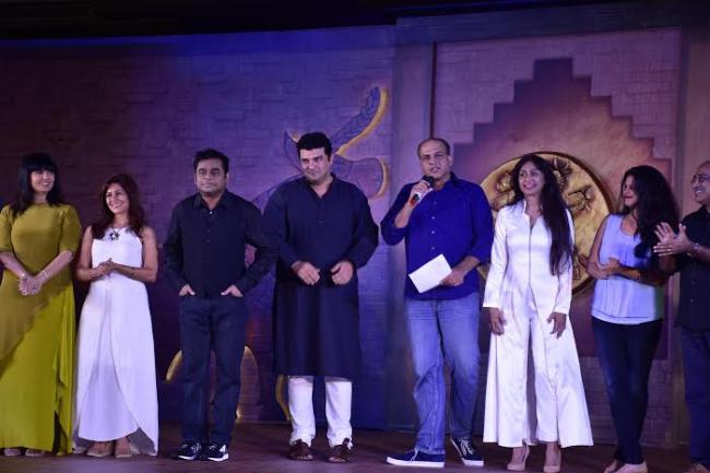 Hrithik introduces Mohenjo Daro actress Pooja Hegde