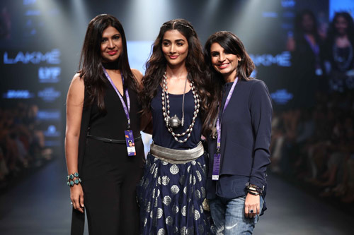 LFW Day 5: Pooja Hegde walks the ramp for Amoh by Jade