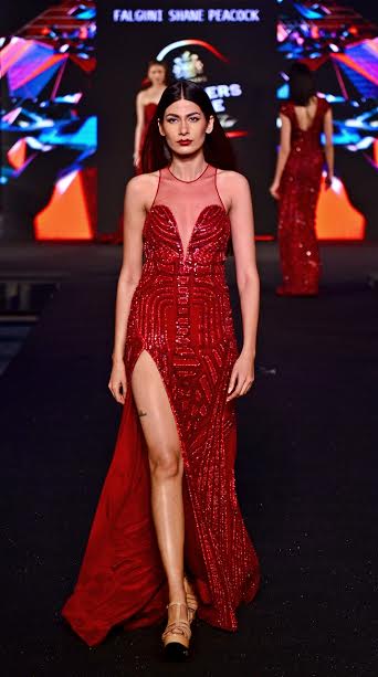 Bipasha sizzles ramp at Blender's Pride show in Kolkata