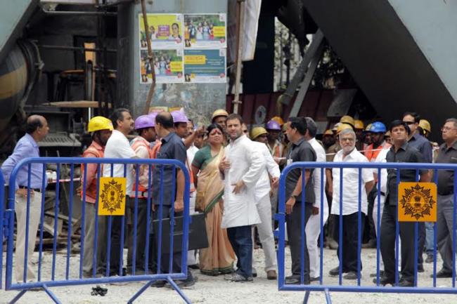 Kolkata: Rahul Gandhi visits flyover crash site
