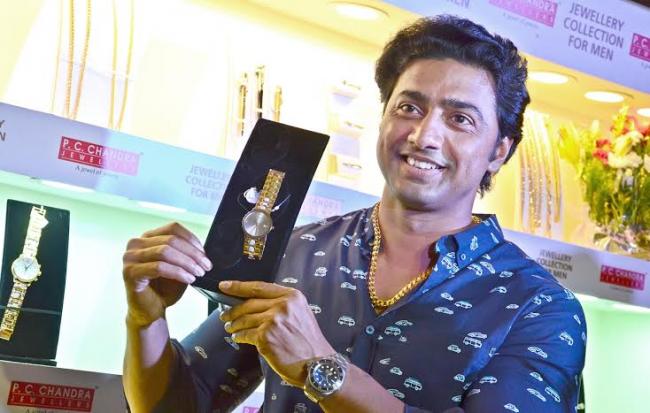 Actor Dev unveils P. C. Chandra Jewellers' men's collection in Kolkata