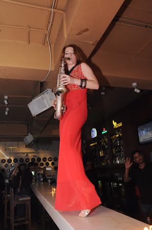 Mexican musician, DJ Sunny makes Kolkata's Bakstage groove 