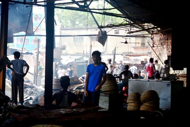 Fire guts Kadamtala bazar in West Bengal's Howrah