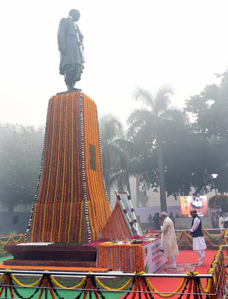  Narendra Modi paying floral tribute to Sardar Vallabhbhai Patel on Rashtriya Ekta Diwas, at Patel Chowk, in New Delhi 