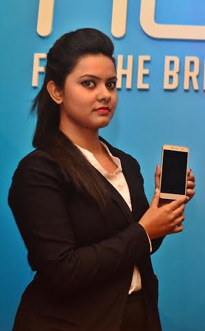 Smartphone e-brand Honor showcases new products in Kolkata