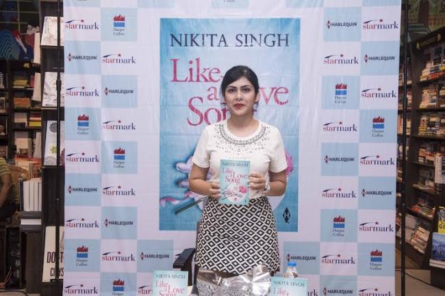 Kolkata: Nikita Singh launches â€˜Like a Love Songâ€™ at Starmark