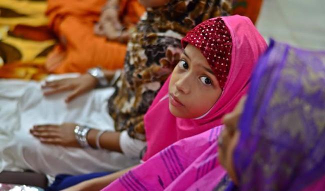 Women offer Eid prayers, greet each other in Kolkata