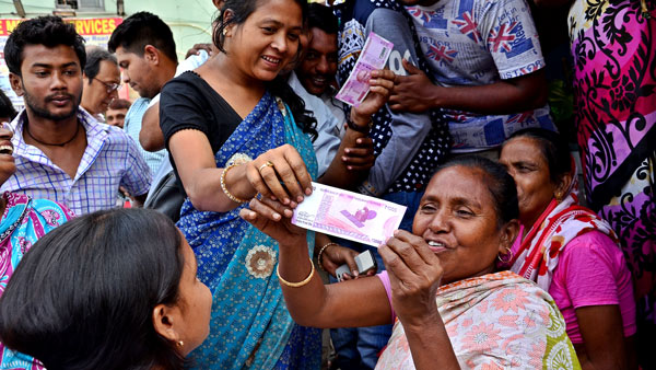 India copes with currency demonetization effect daylong