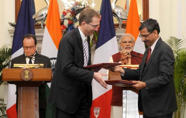 Mr. Francois Hollande inspecting the Guard of Honour