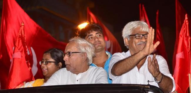 Buddhadeb Bhattacharya leads roadshow in south Kolkata