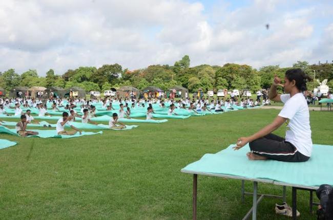 Kolkata observes International Day of Yoga