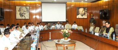 Kiren Rijiju meeting the youths and children from Jammu and Kashmir