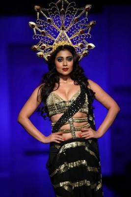 Amazon India Fashion Week: Shriya Saran sizzles ramp