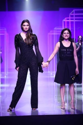 Amazon India Fashion Week: Athiya sashays down ramp for Jaya Rathore