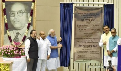 Prime Minister, Narendra Modi laying the foundation stone of the Dr. B.R. Ambedkar National Memorial