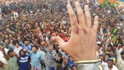 SS Rajamouli shares picture from Baahubali2 set