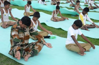Kolkata observes International Day of Yoga