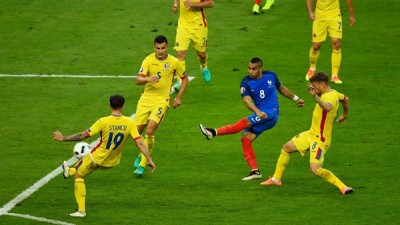 Euro 2016: Payet's late goal seals it for France