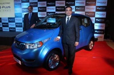 Kolkata: Mahindra drives its new â€˜e2oPlusâ€™ to city