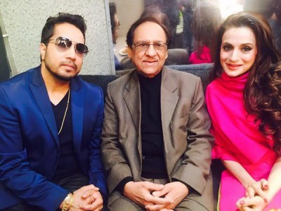 Ghulam Ali visits Mika Singh's concert in New Delhi