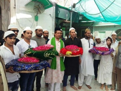 Rajniesh, Sonarika visit Ajmer Dargah