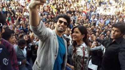 Aditya and Katrina spread their charm among students in Ahmedabad 
