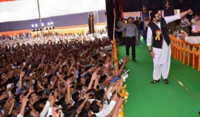 Abhishek Bachchan inaugurates prestigious BHU festival  