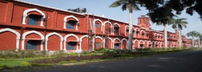 Clashes erupt at Aligarh Muslim University, 1 killed