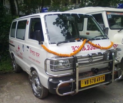 West Bengal: Free-ambulance's driver  haggle over fare, child dies outside Barasat hospital
