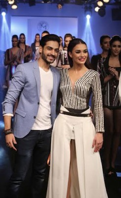 LFW: Karn Malhotra presents â€œSiren Squadâ€ collection  