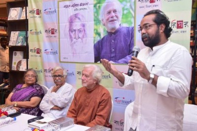 Starmark,  Karigar host launch of Martin Kampchenâ€™s new book Anubhabe Anudhyane Rabindranath