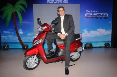 Mahindra Two Wheelers sells 9952 units during February 2016