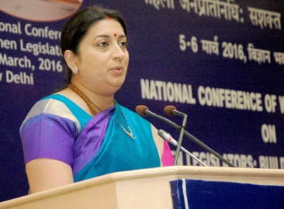 Smriti Irani's car meets with an accident