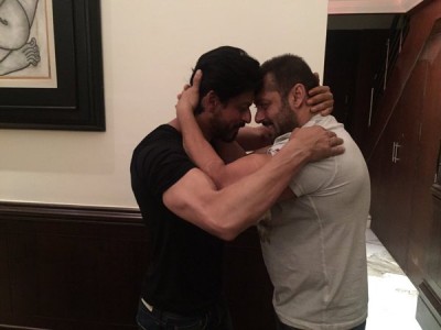 Salman Khan shares trailer of SRK's 'Fan'