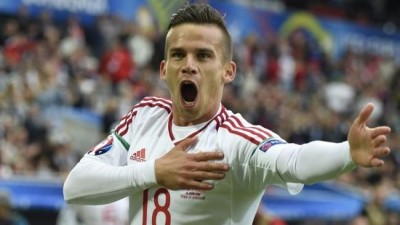 Slick Hungary surprise ten-man Austria
